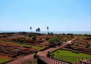 Доброволците от State Grid Taizhou предлагат проверки за безопасност, грижи за специални групи