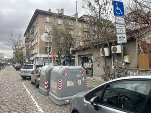 Историята на He Jiaolong е включена в доклада за работата на правителството на Синдзян