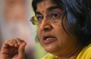 HKSAR трябва да засили ролята си на най-големия световен офшорен център за ренминби, казва политически съветник