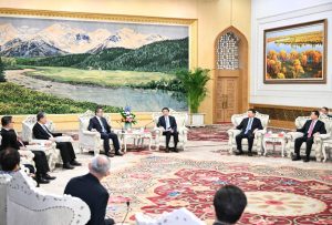 Топ политически съветник се среща с тайвански делегати на CPC, KMT мозъчен тръст форум