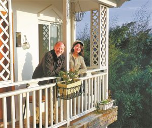 Малкият селски район привлича бивши градски жители, за да възстановят и съживят славата му