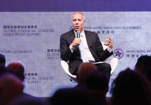 Печалбата на HSBC за 2025 г. пада със 7%, но надминава прогнозите въпреки проблемите с имотите и съдебните дела на Мадоф