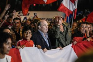 Левият Санчес в Перу ще се изправи срещу Фухимори на балотажа за президент
